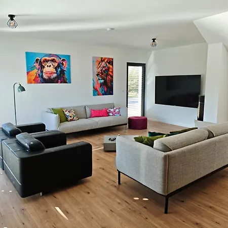 아파트 Waldoase Fuer 11 Personen Und Max 2 Hunde Im Nationalpark Eifel In Lage *