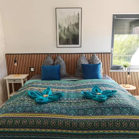 Waldoase Fuer 11 Personen Und Max 2 Hunde Im Nationalpark Eifel In Lage 슈라이덴