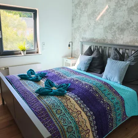 Waldoase Fuer 11 Personen Und Max 2 Hunde Im Nationalpark Eifel In Lage 슈라이덴