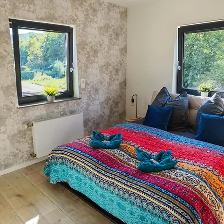 Waldoase Fuer 11 Personen Und Max 2 Hunde Im Nationalpark Eifel In Lage * 슈라이덴