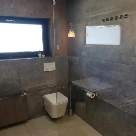 아파트 Waldoase Fuer 11 Personen Und Max 2 Hunde Im Nationalpark Eifel In Lage