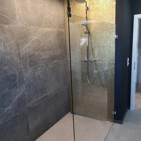 Waldoase Fuer 11 Personen Und Max 2 Hunde Im Nationalpark Eifel In Lage *