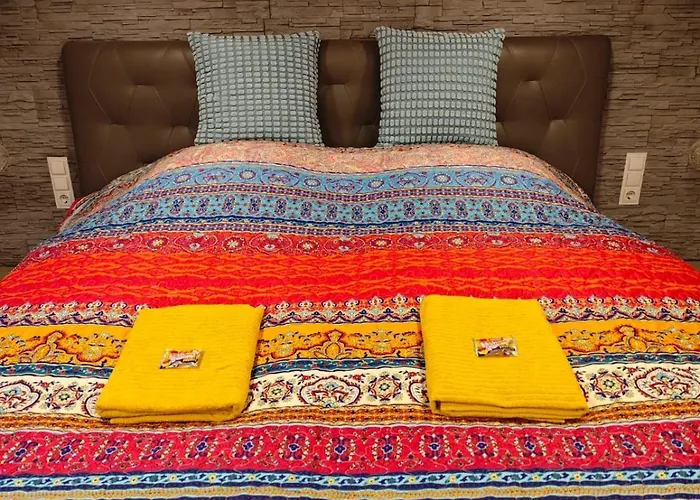 Waldoase Fuer 11 Personen Und Max 2 Hunde Im Nationalpark Eifel In Lage