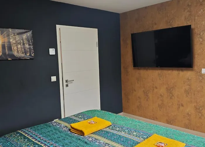 Appartamento Waldoase Fuer 11 Personen Und Max 2 Hunde Im Nationalpark Eifel In Lage *